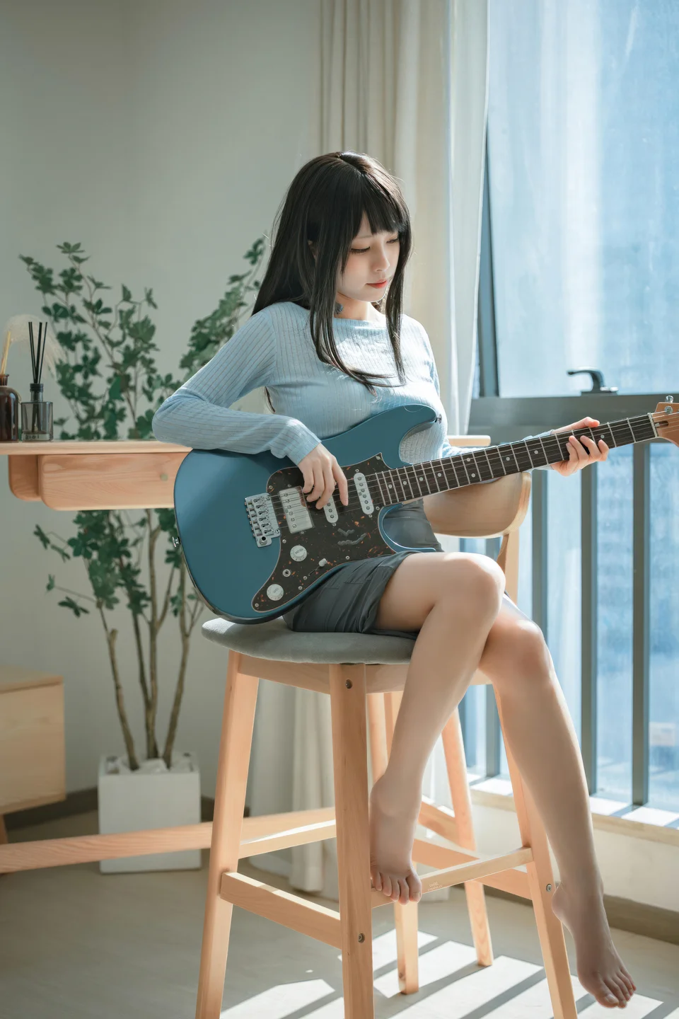 三無人型 - No.013 吉他妹妹 [24P-223MB] tg@simisebaisi 【丝足阁】013.webp